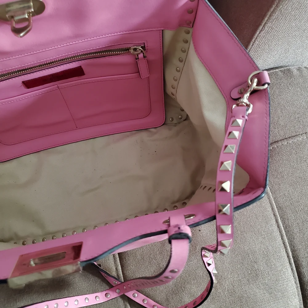 💯 Valentino Garavani Rockstud Tote - Picture 11 of 16